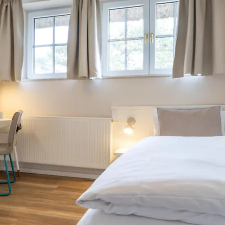 Отель Boutique-Hotel Strandhaus Ahrenshoop 4*