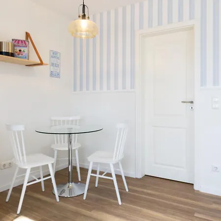 Boutique-Hotel Strandhaus Ahrenshoop Отель Аренсхоп