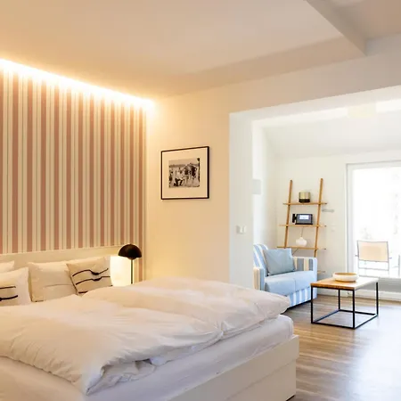 Отель Boutique-Hotel Strandhaus Ahrenshoop 4*