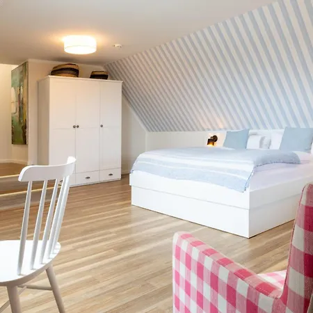 Boutique-Hotel Strandhaus Ahrenshoop 4*